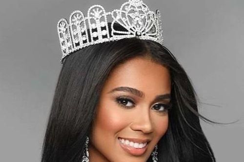 Miss Teen USA bật khóc khi đăng quang