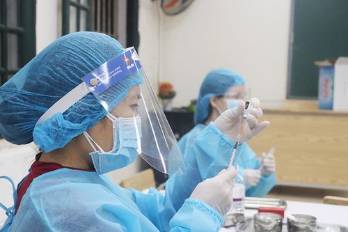 Hà Nội ghi nhận 301 ca mắc mới Covid-19, có 141 ca cộng đồng