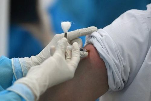 Một học sinh Bắc Giang bị sốc phản vệ sau tiêm vaccine COVID-19 đã tử vong