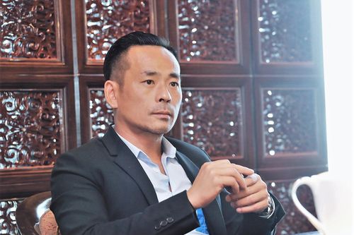 Đời sống tình ái nhiều thị phi của 'trùm' giải trí Hong Kong trước khi bị bắt