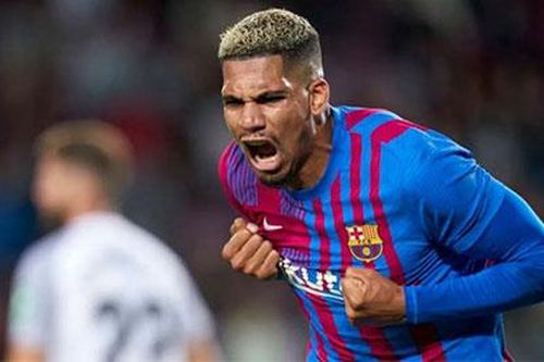 Tin chuyển nhượng 29/11: Chelsea, Liverpool, MU chèo kéo hậu vệ của Barca