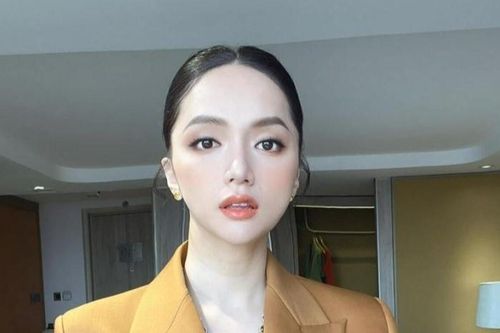 Hương Giang bị soi 'sống ảo' quá đà, bóp méo vạn vật để có gương mặt thon gọn