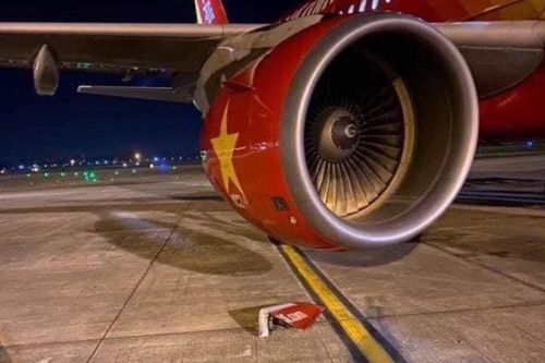 Cục Hàng không lập tổ điều tra vụ máy bay va nhau gãy đầu mút tại sân bay Nội Bài