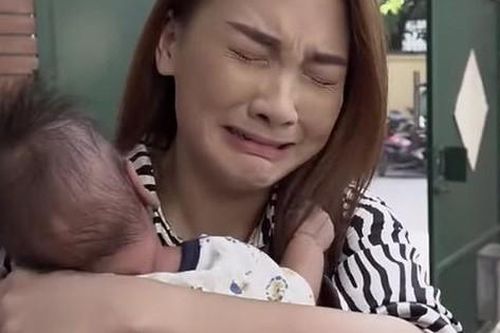 Không thương con dâu đã đành, ngày đầy tháng cháu mà bố mẹ chồng có hành động vô cùng quá quắt