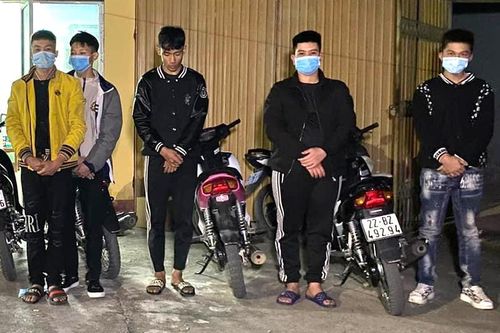 Khống chế nhóm thanh niên tụ tập đua xe manh động