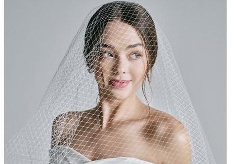 Lê Thanh Hòa ra mắt bộ sưu tập váy cưới