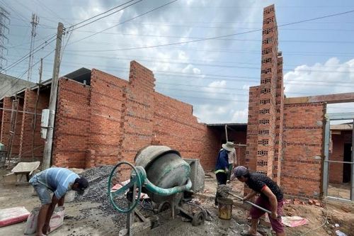 'Bó tay' vì một người ngang nhiên xây dựng không phép, Chủ tịch phường 'cầu cứu' thị xã