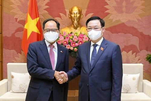 Chủ tịch Quốc hội Vương Đình Huệ tiếp Đại sứ Hàn Quốc tại Việt Nam