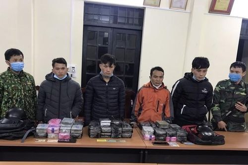 Nóng: Huy động gần 100 Bộ đội Biên phòng, triệt phá vụ vận chuyển 100 bánh heroin