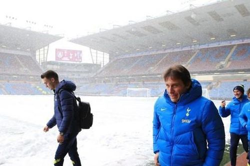 CĐV đen đủi nhất tuần: Đi 31 tiếng từ Mỹ sang Anh coi Tottenham, trận đấu bị hoãn