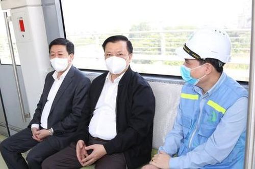 Bí thư Hà Nội đi thử tàu đường sắt Nhổn - Ga Hà Nội, yêu cầu nhà thầu đẩy nhanh tiến độ