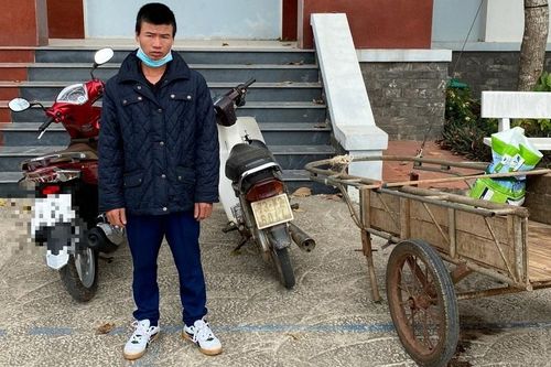 Vờ mượn xe đi đổ xăng rồi...lặn mất
