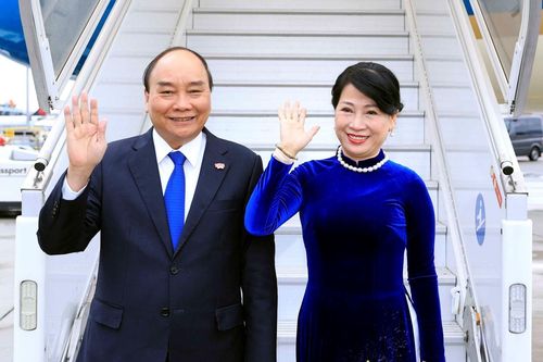 Chủ tịch nước Nguyễn Xuân Phúc lên đường thăm chính thức Liên bang Nga