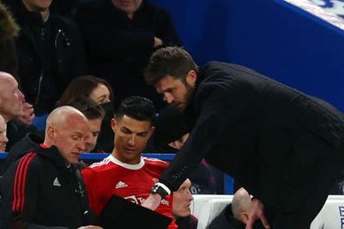 Carrick phủ nhận chuyện Rangnick 'chỉ đạo' xếp Ronaldo dự bị