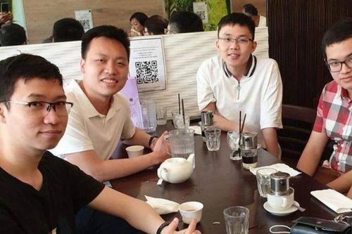 Bức ảnh 'cậu bé Google' Phan Đăng Nhật Minh xuất hiện cùng các Quán quân Olympia tại Úc gây sốt MXH