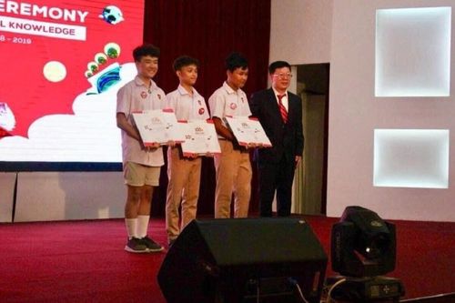 Lan truyền ảnh Hồ Văn Cường được nhận học bổng tài năng tại trường đại học, thực hư thế nào?