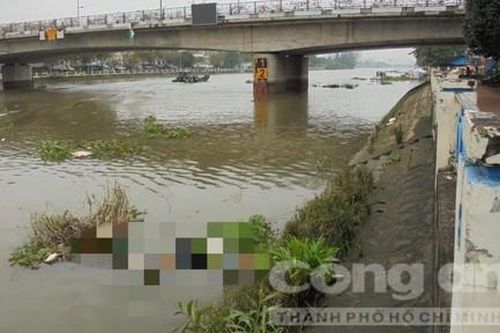 Phát thi thể nam giới khoảng 45-50 tuổi trôi trên sông Sài Gòn