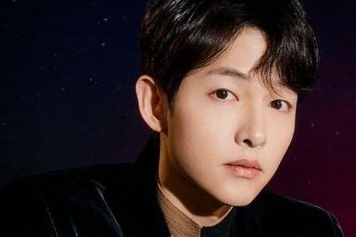 Nhận tin bà qua đời, Song Joong Ki tạm dừng hoạt động để chuẩn bị tang lễ