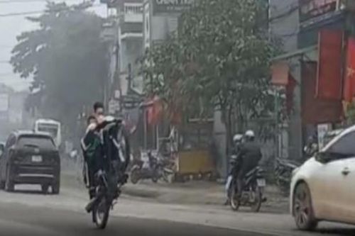 Phạt 5,8 triệu đồng thanh niên 'bốc đầu' xe máy khoe lên mạng facebook