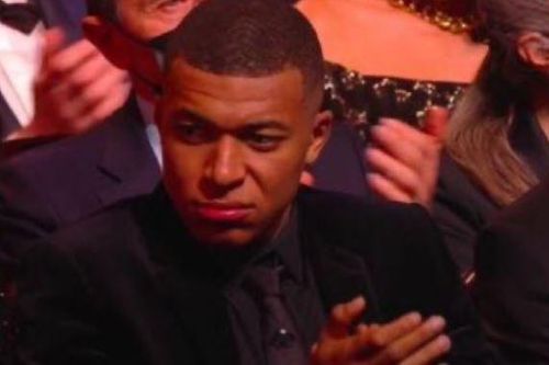 Mbappe nhăn mặt khi đứng thứ 9 ở cuộc đua Quả bóng vàng