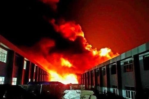 Cháy lớn trong KCN Suối Tre, nhà xưởng rộng hàng nghìn mét vuông bị thiêu rụi