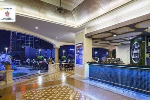 Đêm Giáng Sinh diệu kỳ & Dạ tiệc ngập tràn niềm vui đón chào năm mới 2022 tại Rex Hotel Saigon