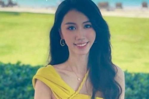 Đỗ Thị Hà cho Hoa hậu Trung Quốc mượn mẫu thiết kế của NTK Lê Thanh Hòa