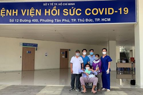 Nỗ lực không mệt mỏi tại nơi điều trị Covid-19 khốc liệt nhất