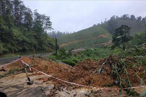 Đắk Lắk cảnh báo nguy cơ sạt lở trên các sông, suối