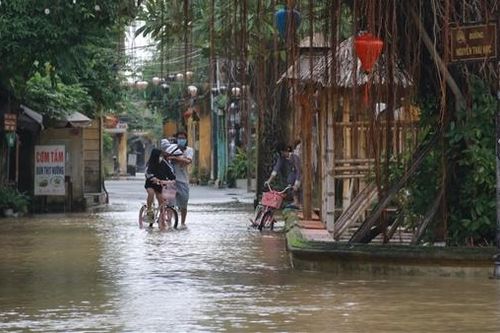 Hội An lại ngập sâu khi thượng nguồn điều tiết lũ