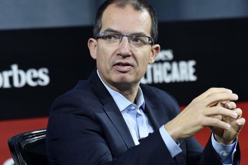 CEO Moderna cảnh báo vaccine kém hiệu quả hơn đối với Omicron