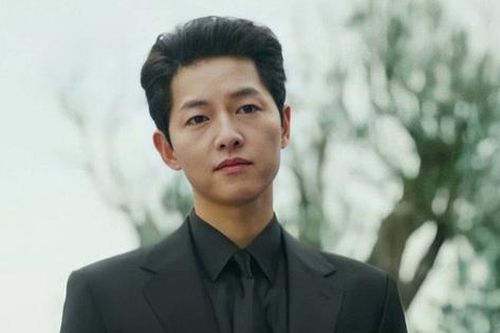 Song Joong Ki suy sụp tinh thần sau khi nhận tin dữ từ người thân
