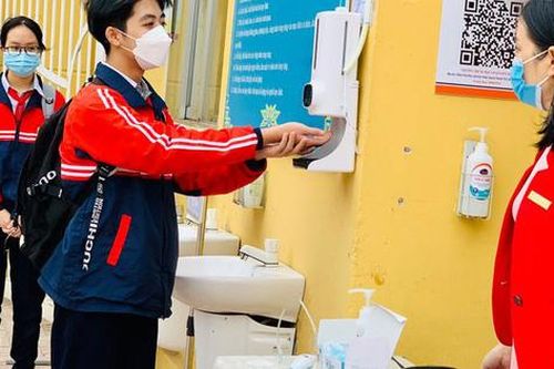 9 địa phương nào cho học sinh đi học trực tiếp?