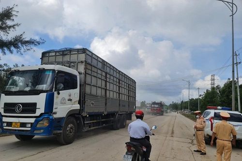 Quảng Ngãi: Giả danh lãnh đạo phòng cảnh sát giao thông để 'dàn xếp' với doanh nghiệp