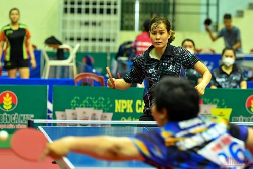Vượt qua Hà Nội, Thành phố Hồ Chí Minh vào bán kết đồng đội nữ