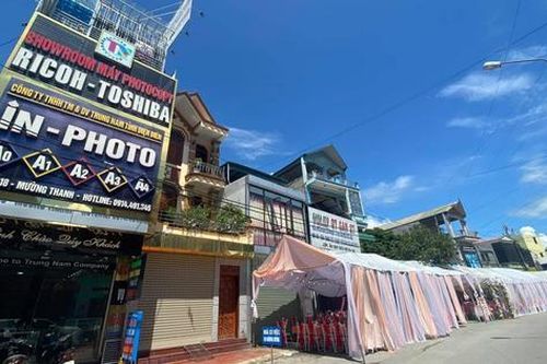 Chủ cửa hàng kiện cô gái 'bom' 150 mâm cỗ