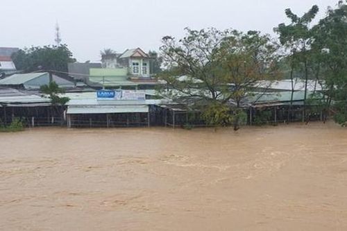 10 người chết và mất tích do mưa lũ