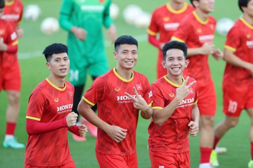 Vừa đến Singapore, tuyển Việt Nam nhận tin cực vui