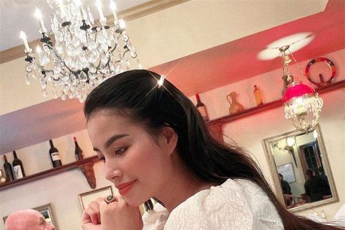 Không chỉ có vóc dáng đẹp, Phạm Hương còn có một ưu điểm hình thể khiến ai cũng ghen tỵ