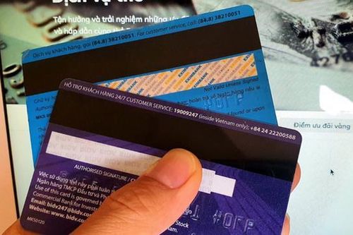 Sau ngày 31/12, người dân vẫn có thể sử dụng thẻ từ ATM