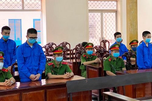 Tụ tập nhóm, học thói côn đồ