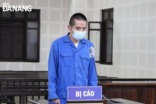 Lãnh 18 tháng tù vì lưu trú trái phép