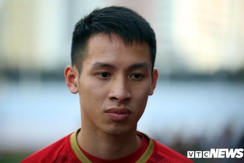 Tuyển Việt Nam lên đường dự AFF Cup 2020: Hùng Dũng không được vào Singapore