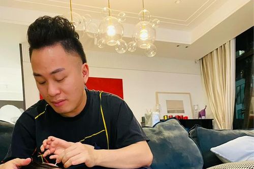 Những ông bố đảm chăm con (1): Ca sĩ Tùng Dương thay đổi như thế nào sau khi có con?