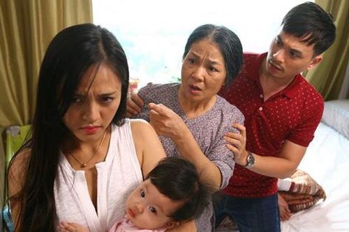 Thẳng tay tát con dâu vì 'không biết đẻ', một năm sau mẹ chồng phải quỳ gối xin tha thứ