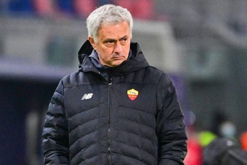 Thầy trò Mourinho hụt hơi trong cuộc đua top 4