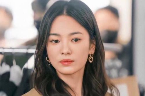 Công ty quản lý bị phản đối vì bỏ mặc Song Hye Kyo