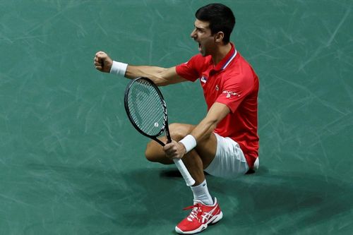 Djokovic giúp Serbia vào bán kết Davis Cup