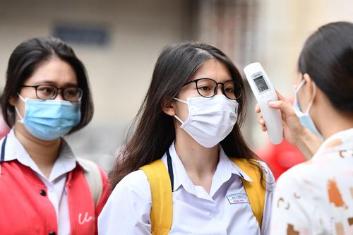 Tại sao TP.HCM thí điểm cho một số khối lớp học tập trung?