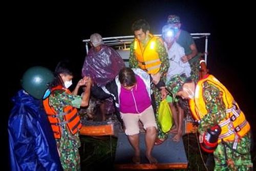 'Cứu dân là mệnh lệnh trái tim'
